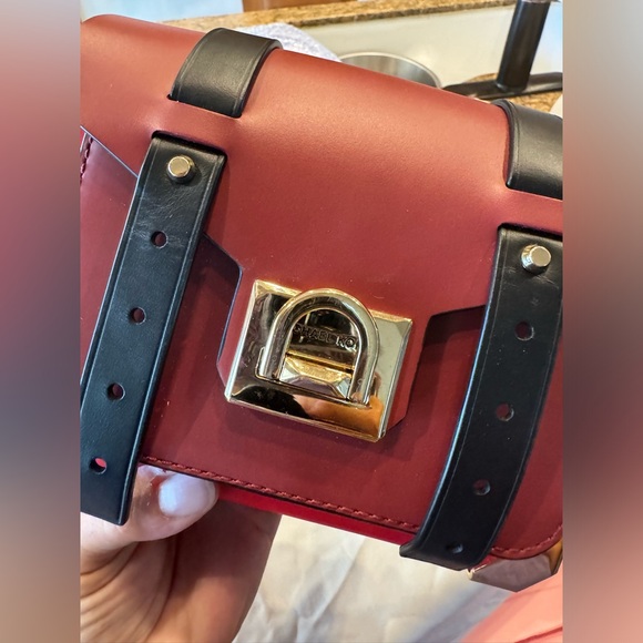 Michael Kors Manhattan Small Color Block Messenger Bag - Picture 6 of 14